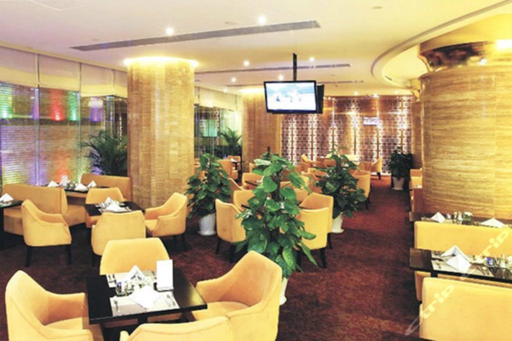 Shenzhen Baoan Royal International Hotel Экстерьер фото